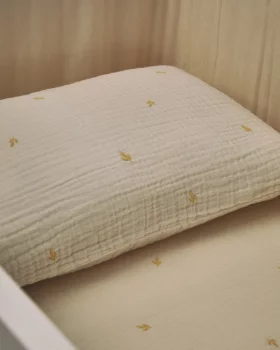 Комплект постельного белья для детской кроватки с одеялом и наволочками Dorani из двуслойного хлопка с вышивкой