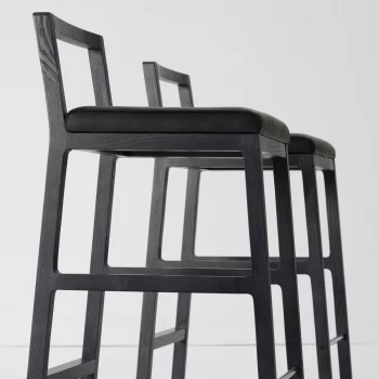 Барный стул с лаконичным дизайном Midori 83X49X42 СM черный