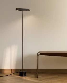 Торшер Lynor из брашированной стали с черным мраморным основанием 30X12X121 CM