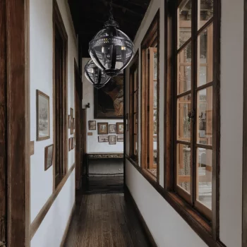 Подвесная люстра Lantern Residential 30X30X65 CM