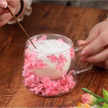 Чашка 200 мл кофейная Petals лепестки между стенками термостекло P.L. Barbossa [1]