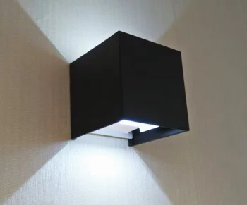 Настенный светильник Куб 10X10 CM