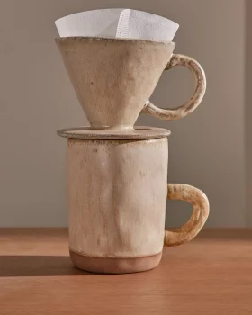 Бежевая керамическая кофейная чашка с фильтром Zunel 13.5X10.5X20 CM