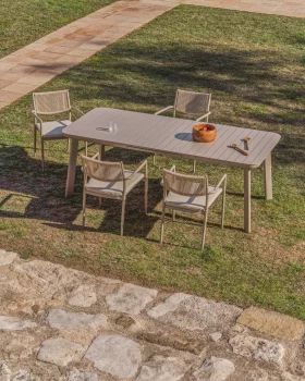 Раскладной садовый стол из алюминия с отделкой тауп Izola 220X100 CM