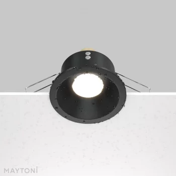Встраиваемый точечный светильник Match 8.5X8.5X4.5 CM