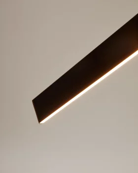Потолочный светильник Boadella черного цвета 101X5.5X129 CM