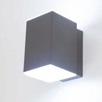 Настенный светильник Clu