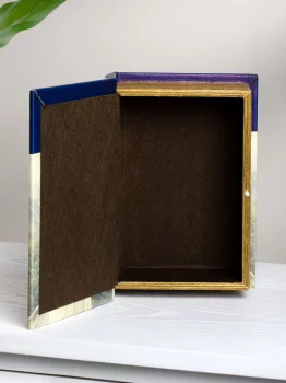 Шкатулка в виде книги Prain and Prejudice 14X6X20 CM