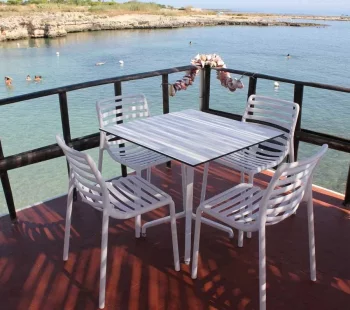 Стул пластиковый Doga Bistrot 53X55X83 CM