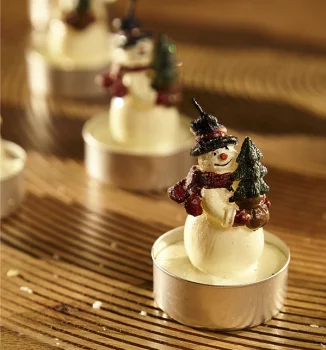Набор из шести декоративных свечей Festive Snowman