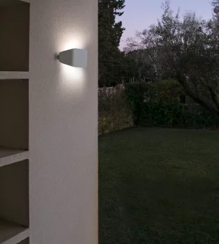 Фасадный светильник Future LED 32X7X14 CM белый