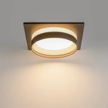 Потолочный встраиваемый точечный светильник Bis 10.5X10.5X4.5 CM