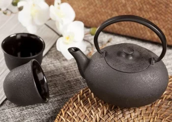 Чугунный чайник с чашками Fuku 550 ml