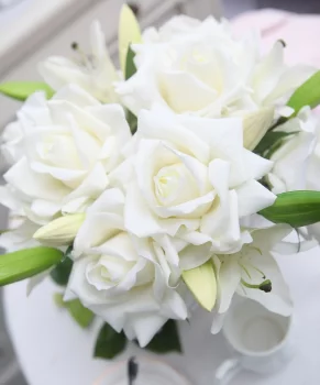 Ароматизированный букет роз и лилий Luxury Grand Bouquet 26X26X32 CM