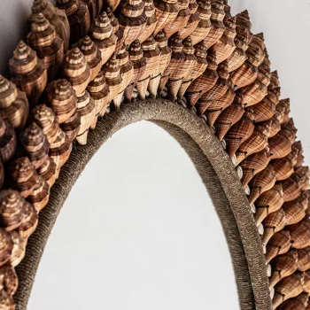 Зеркало в раме из ракушек Caracolas Ø104 CM