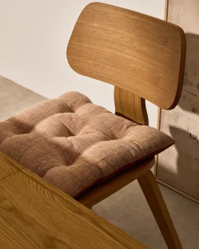 Розовая подушка на стул Aren 45X45X8 CM