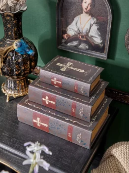 Комплект из трёх шкатулок в виде книг Arthur 21X8X29 / 19X7X27 / 14X5X20 CM