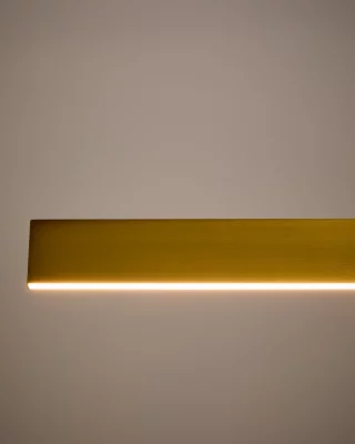 Линейный потолочный светильник из алюминия с золотистым покрытием Boadella 101X5.5X129 CM 4