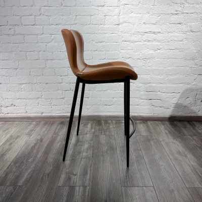 Полубарный стул Бергамо коричневая экокожа черные ножки 48X51.5X92 CM 10