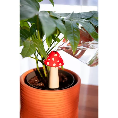 Фигурка с функцией полива для растений amanita 3