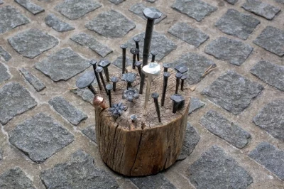 Гвоздь 1,2X1,2X4 CM 3
