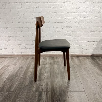 Стул Фарум черная матовая экокожа ножки орех 47X46X77 CM 9
