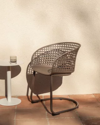 Уличный стул Tenaro коричневый пластиковый на стальной основе 54X56X78.5 CM 3