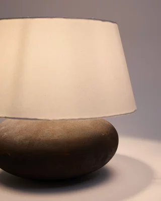 Металлическая настольная лампа Nessi с черным покрытием под терракоту 38X38X35 CM 4