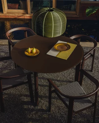 Круглый стол Erice из алюминия и коричневого закалённого стекла 120X120X75 CM 3