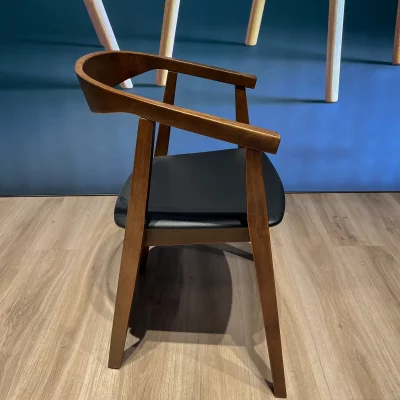 Стул Джон черная матовая экокожа орех 55X47.5X77 CM 10