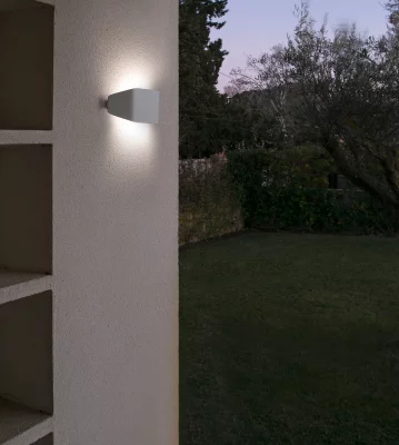 Фасадный светильник Future LED 32X7X14 CM белый 3