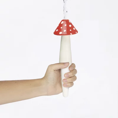 Фигурка с функцией полива для растений amanita 5
