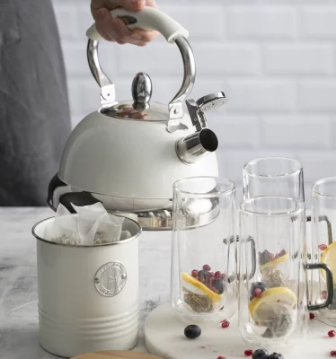Чайник со свистком Living 2.5 L кремовый 4