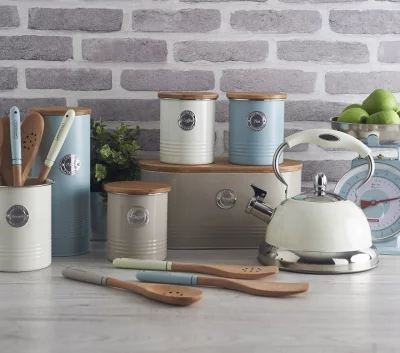 Чайник со свистком Living 2.5 L кремовый 9