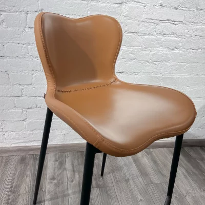 Полубарный стул Бергамо коричневая экокожа черные ножки 48X51.5X92 CM 16