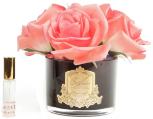 Букет из 5 роз ароматизированный Rose white peach 17X17X17 CM