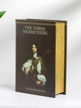 Шкатулка в виде книги Musketeers 19X7X27 CM