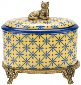 Шкатулка на ножках с кошечкой 13х9х12см