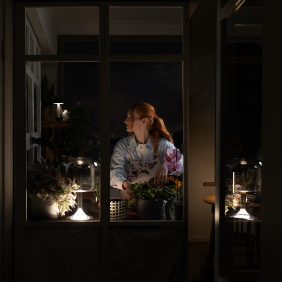 Настольный светильник Spirito черный, дымчатый абажур 9