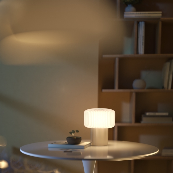 Настольный светильник Omaggio бежевый, стекло, 19 см 2