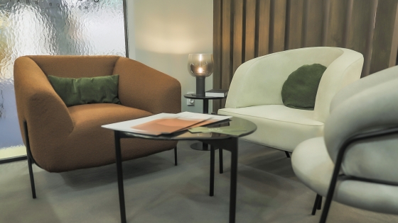 Настольный светильник Modern черный, дымчатый абажур 2