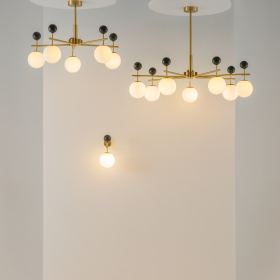 Настенный светильник Museo латунный, стекло белое 12