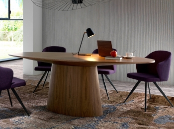 Овальный стол из ореха Atractivo 220X110X76 CM