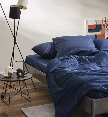 Комплект постельного белья из сатина Essential 200X220 CM тёмно-синего цвета 5