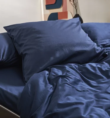 Комплект постельного белья из сатина Essential 200X220 CM тёмно-синего цвета 4