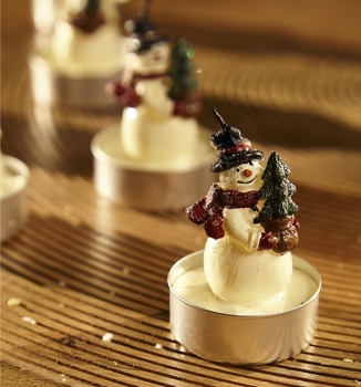 Набор из шести декоративных свечей Festive Snowman