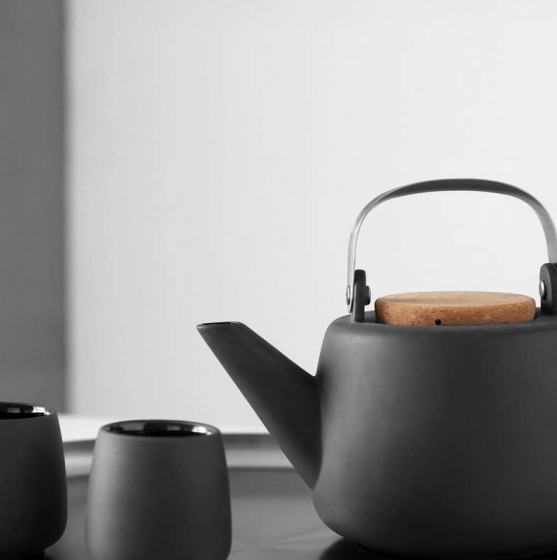 Фарфоровый чайник с крышкой из пробки Nicola 1200 ml графитового цвета 3