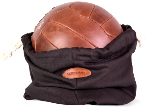 Декоративная интерпретация мяча Swiss WC Match-Ball коричневого цвета 5