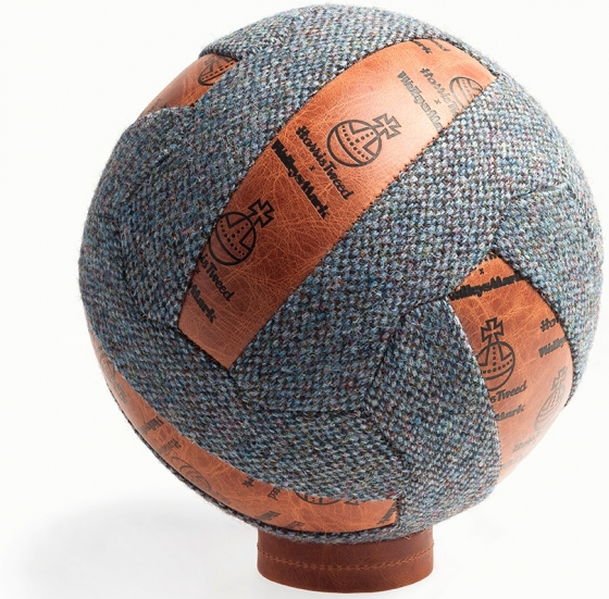Декоративная интерпретация мяча Swiss WC Match-Ball из ткани Harris Tweed  2